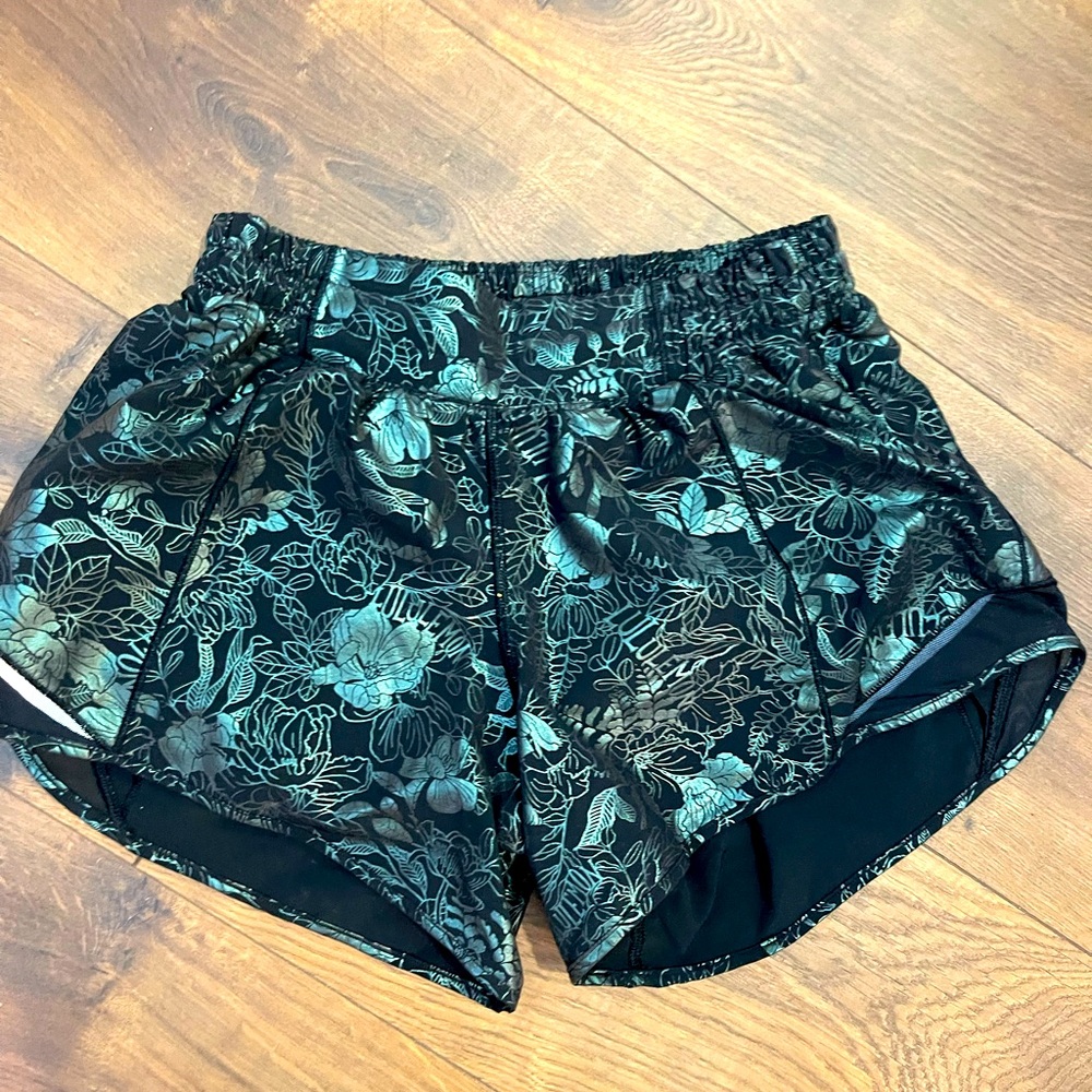 Lulu lemon running shorts